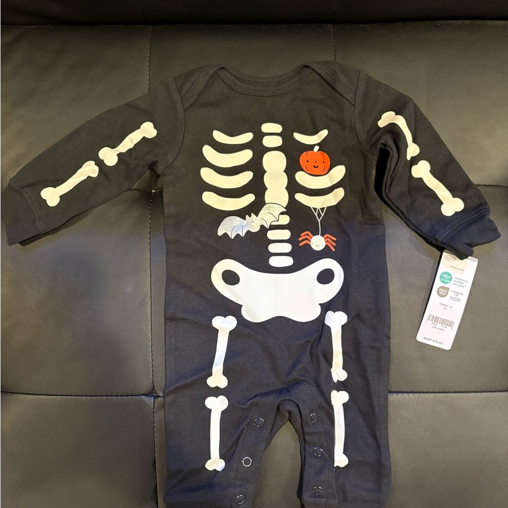 Carter's Halloween skeleton onesie - 3 months